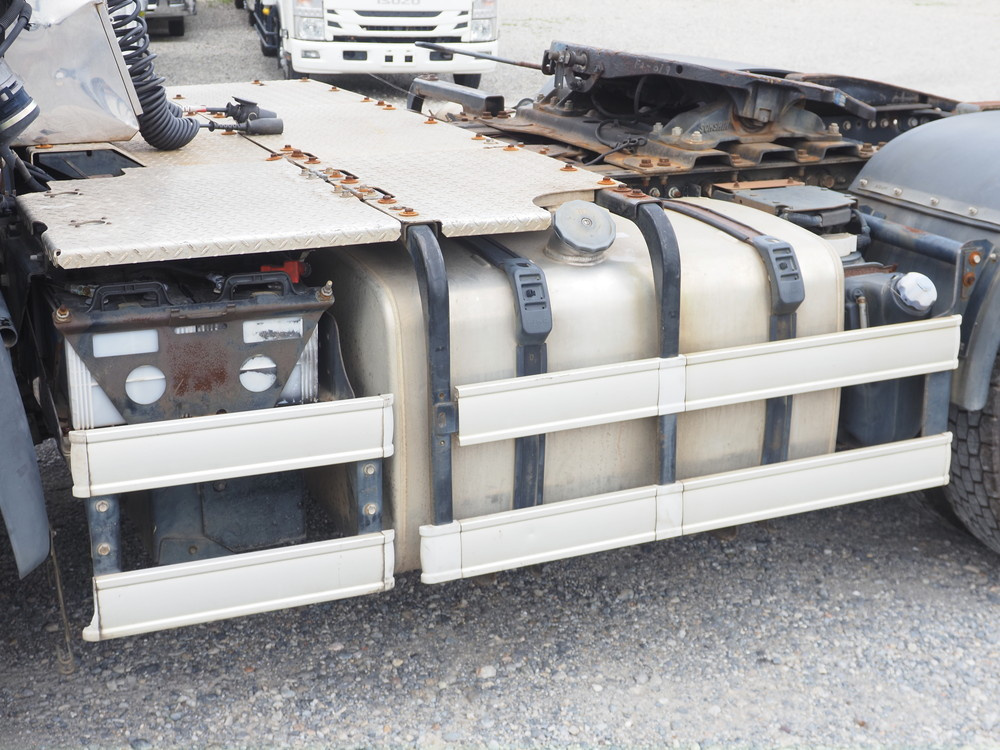 日野 プロフィア トラクタ 大型 QKG-SH1EDAG 年式 H25[写真12]