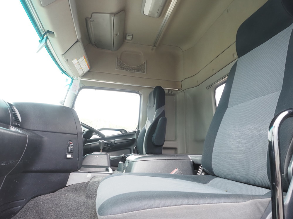 日野 プロフィア トラクタ 大型 QKG-SH1EDAG 年式 H25[写真28]