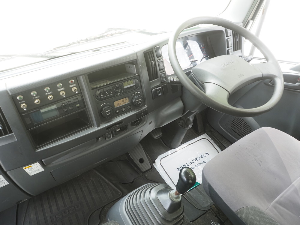 いすゞ フォワード 冷凍バン 中型 TKG-FRR90T2 年式 H29[写真26]
