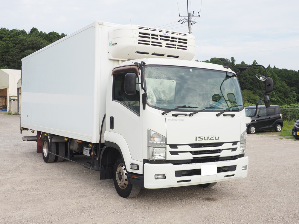 いすゞ フォワード 冷凍バン 中型 TKG-FRR90T2 年式 H29[写真03]