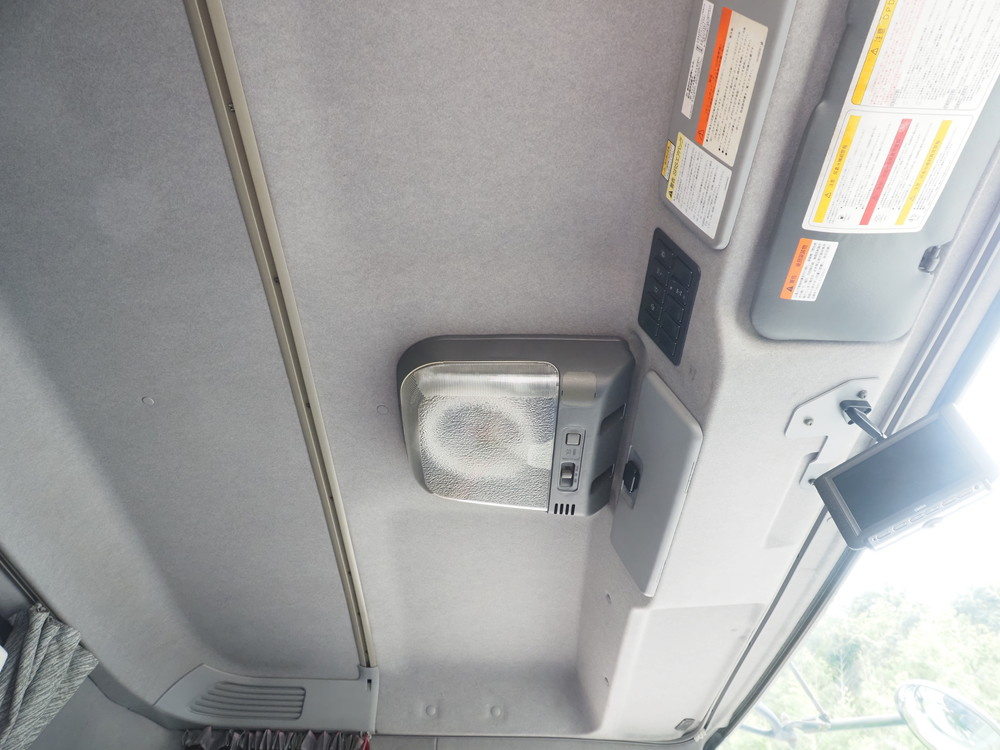 いすゞ ギガ ウイング車 大型 QKG-CYJ77A 年式 H25[写真23]