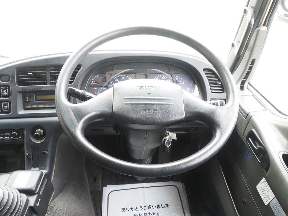 いすゞ ギガ ウイング車 大型 QKG-CYJ77A 年式 H25[写真18]