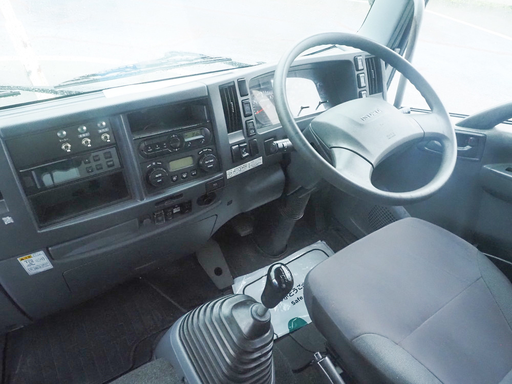 いすゞ フォワード 冷凍バン 中型 TKG-FRR90T2 年式 H30[写真25]