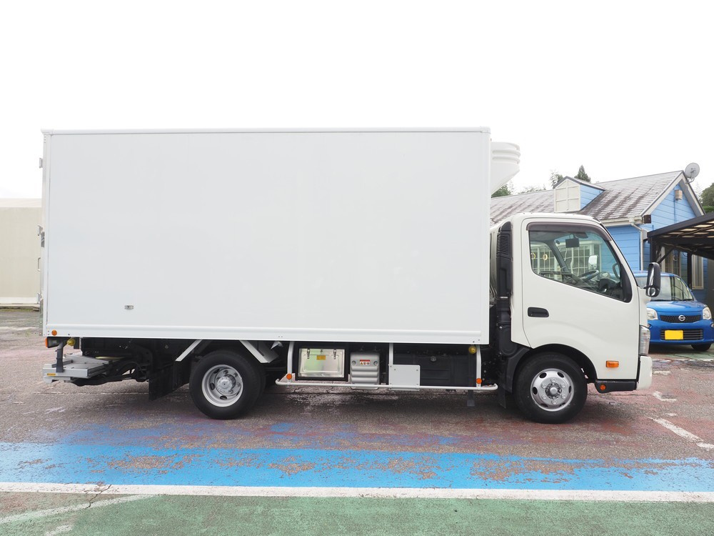 日野 デュトロ 冷凍バン 小型 2RG-XZU712M 年式 R5[写真08]