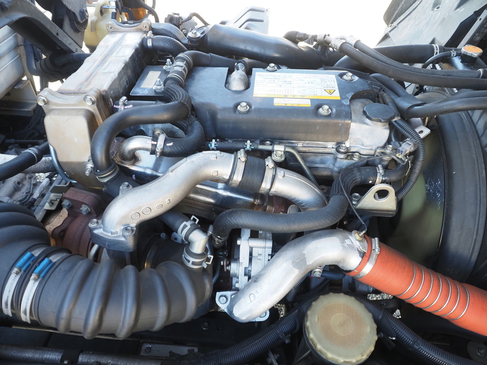 いすゞ フォワード 冷凍バン 中型 TKG-FRR90T2 年式 H28[写真30]