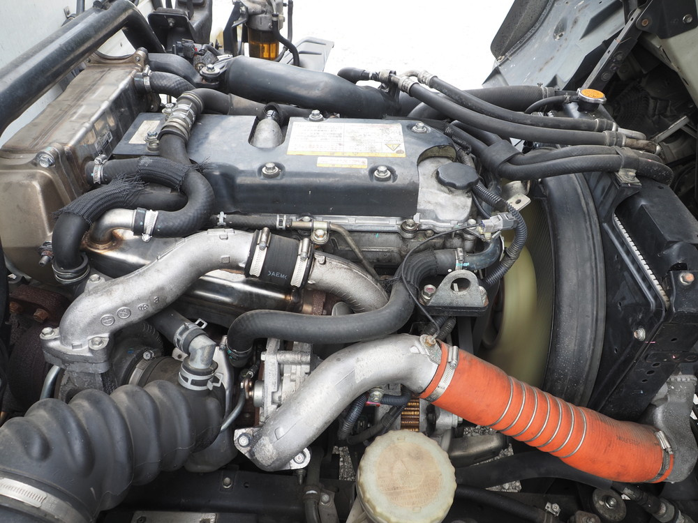 いすゞ フォワード 冷凍バン 中型 TKG-FRR90S2 年式 H28[写真37]