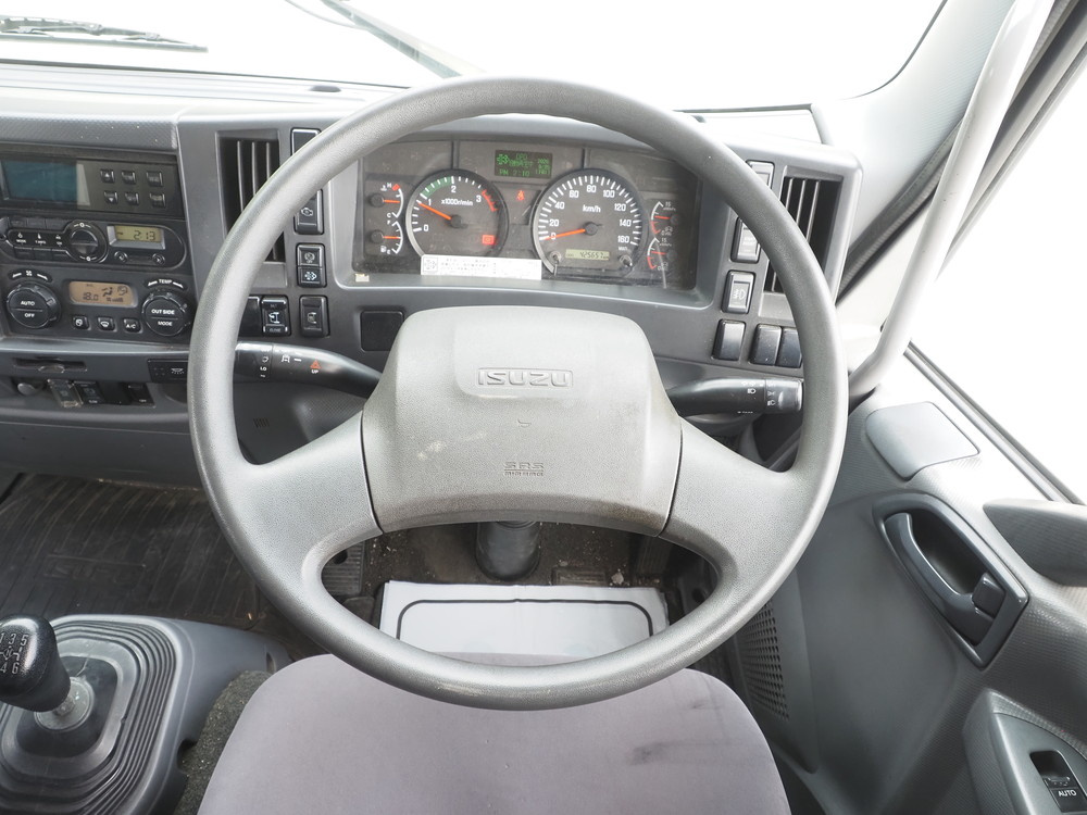 いすゞ フォワード 冷凍バン 中型 TKG-FRR90S2 年式 H28[写真24]