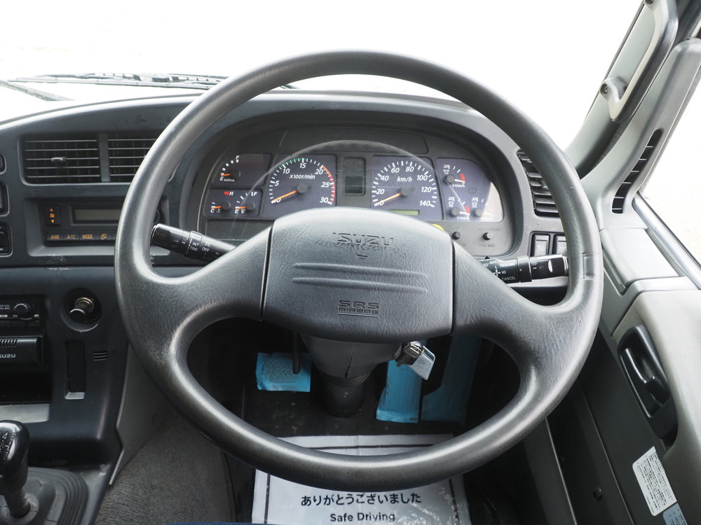 いすゞ ギガ ウイング車 大型 QKG-CYJ77A 年式 H27[写真28]