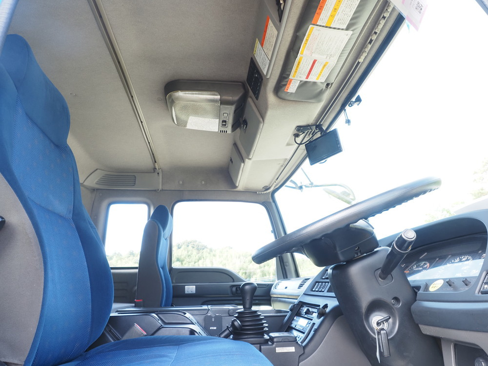 いすゞ ギガ 冷凍バン 大型 QKG-CYL77AZ 年式 H28[写真26]