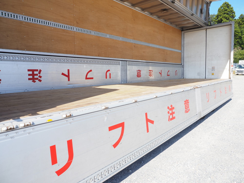 いすゞ ギガ ウイング車 大型 QKG-CYJ77A 年式 H25[写真10]