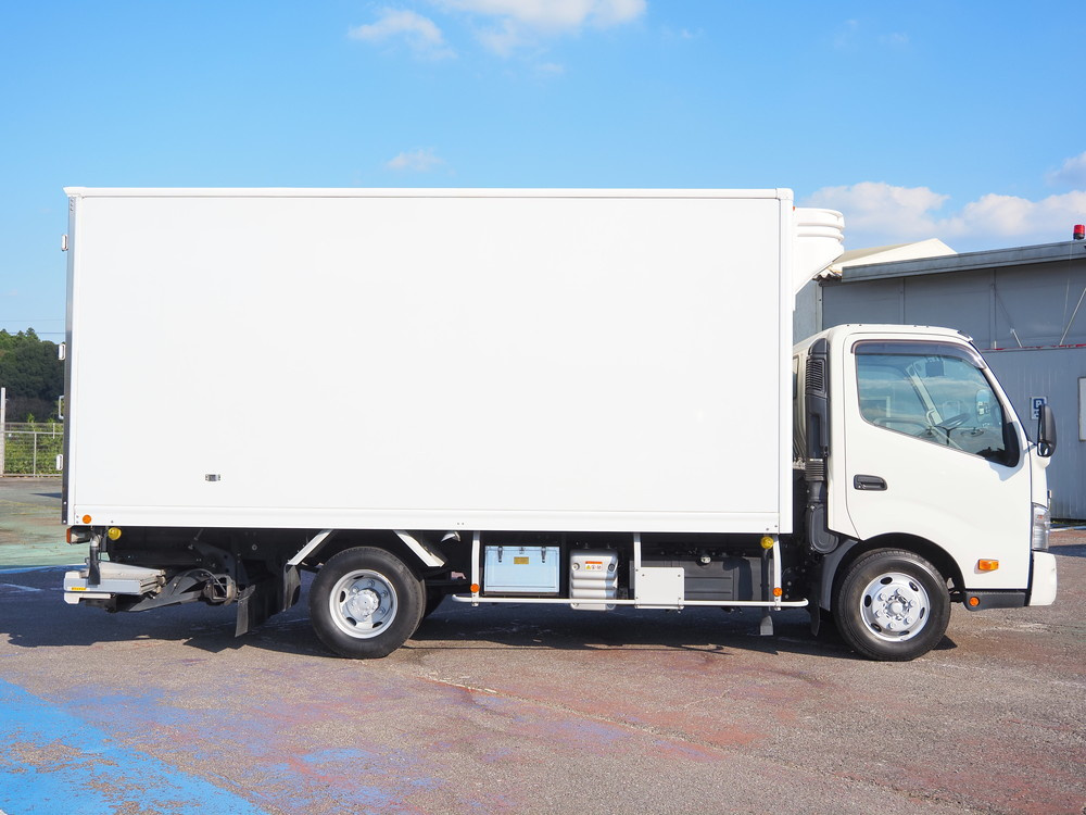 日野 デュトロ 冷凍バン 小型 2RG-XZU712M 年式 R5[写真08]